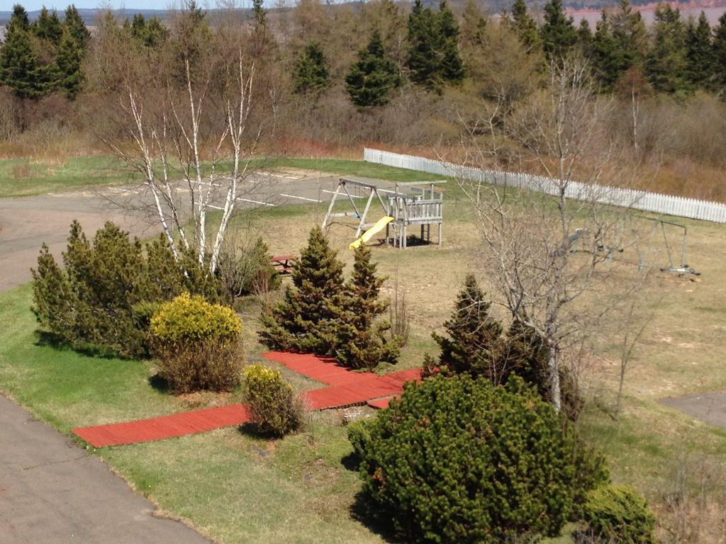 Hopewell Rocks Motel & Country Inn Hopewell Cape Exterior photo