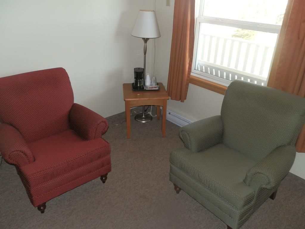 Hopewell Rocks Motel & Country Inn Hopewell Cape Room photo