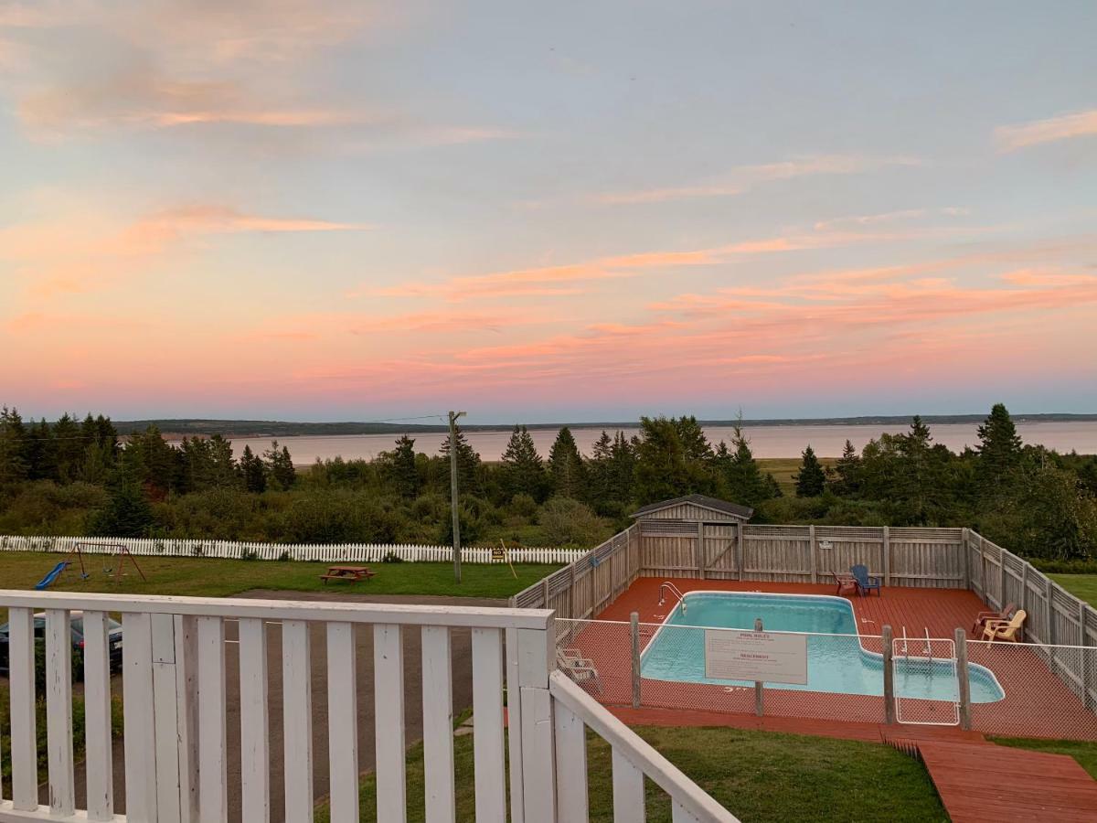 Hopewell Rocks Motel & Country Inn Hopewell Cape Exterior photo