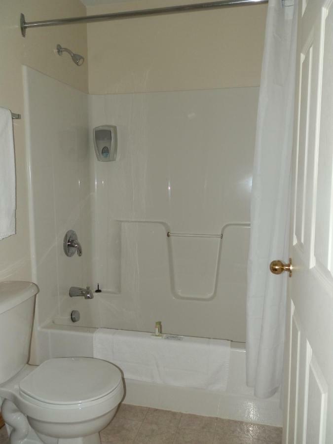 Hopewell Rocks Motel & Country Inn Hopewell Cape Exterior photo