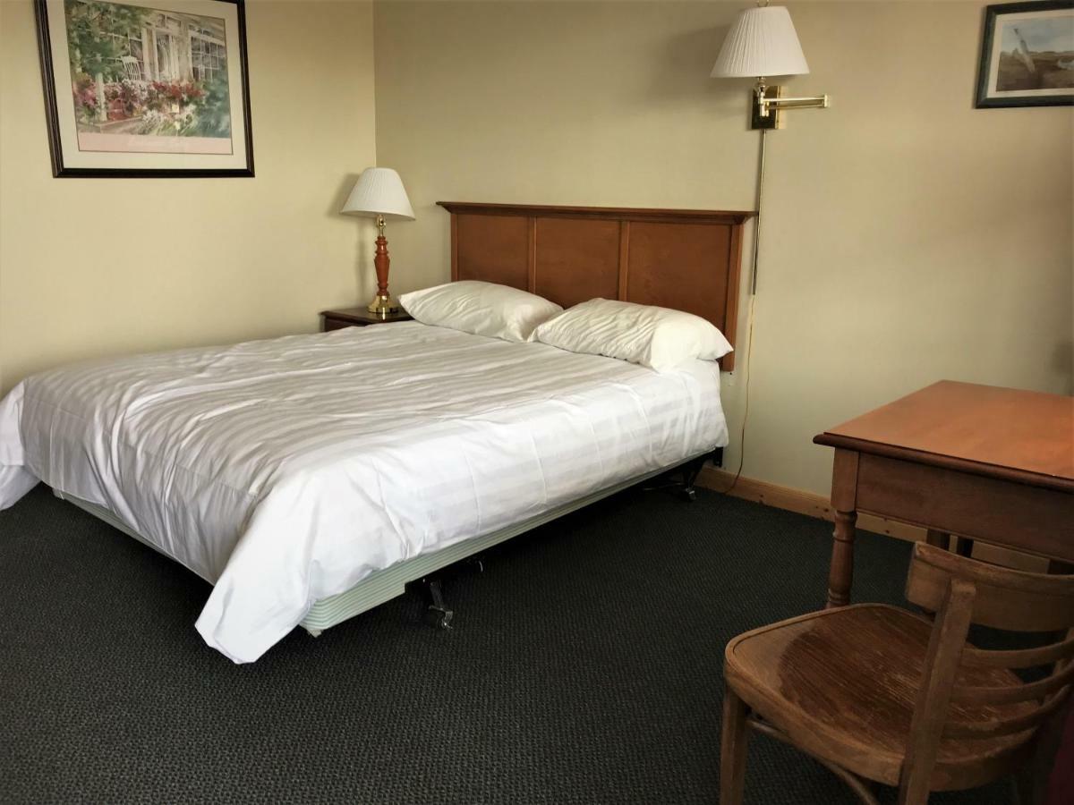 Hopewell Rocks Motel & Country Inn Hopewell Cape Exterior photo